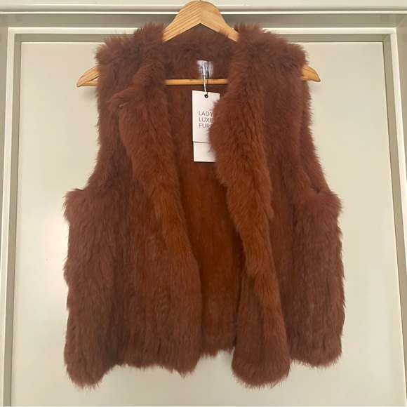 HOST PICK⭐️Ethical Lady Luxe Fur Vest 🤎NWT🤎Brown - Picture 15 of 15
